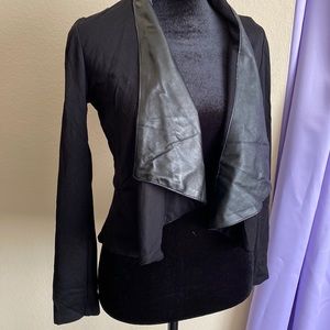 Kaityln - black crop top